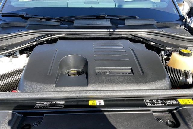 Used 2025 Land Rover Range Rover Long Wheelbase SE image 11