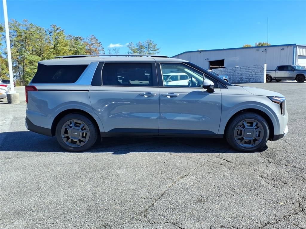 New 2026 Kia Carnival EX image 3