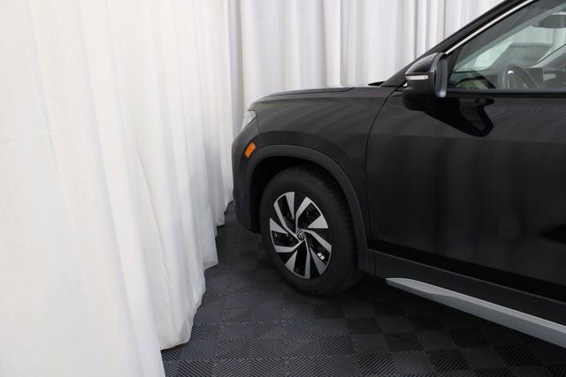 New 2025 Volkswagen Tiguan S FWD image 18