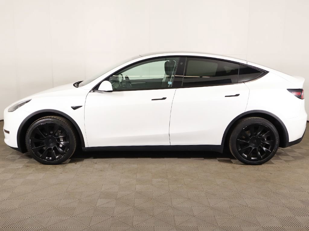 Used 2023 Tesla Model Y Long Range image 18