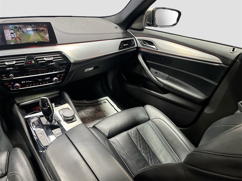 Used 2019 BMW M550i xDrive image 25