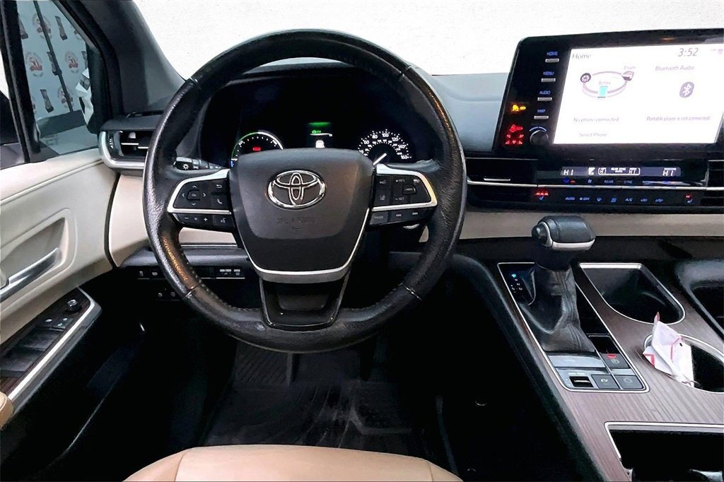 Certified 2021 Toyota Sienna XLE image 9