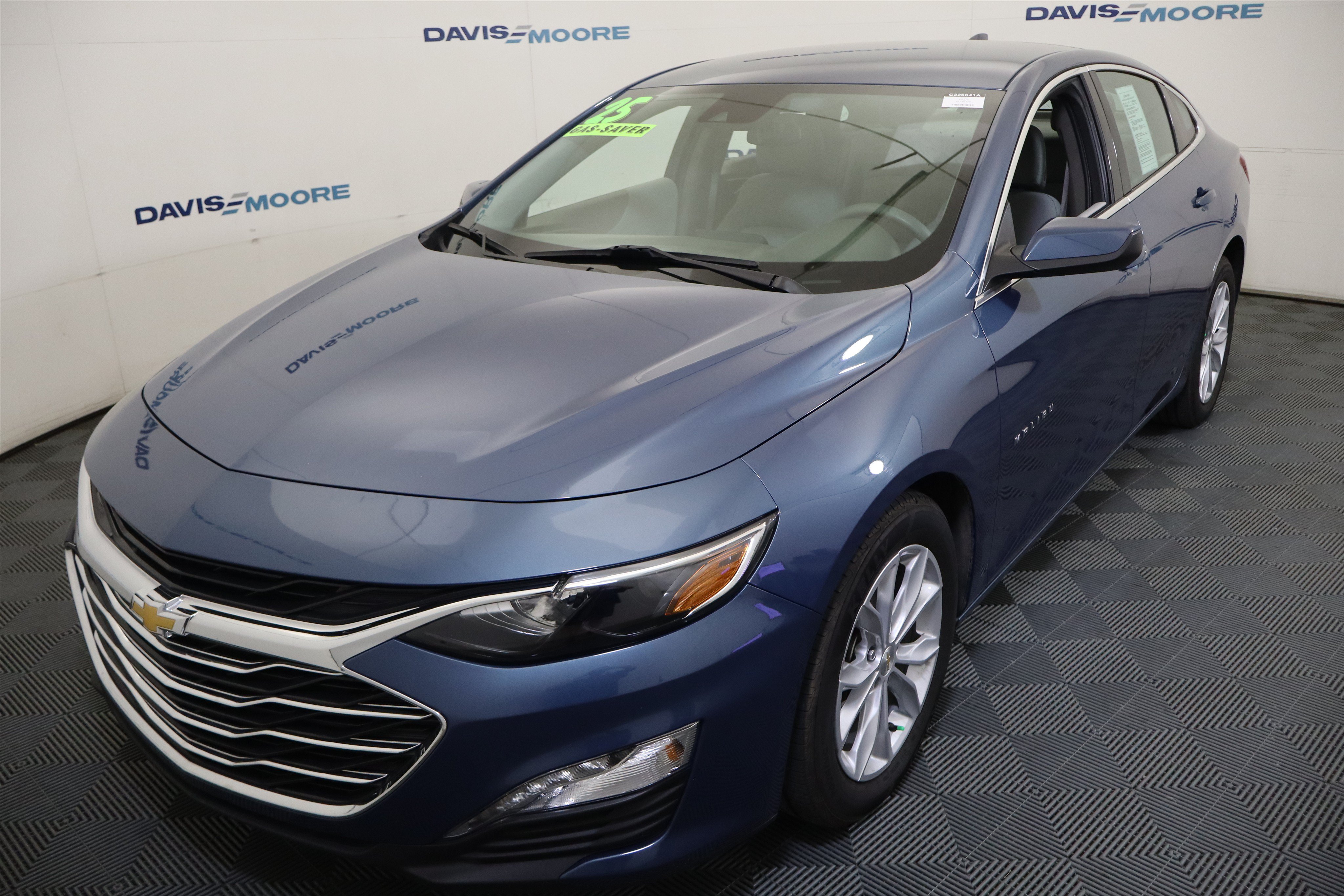 Used 2025 Chevrolet Malibu LT FWD image 12