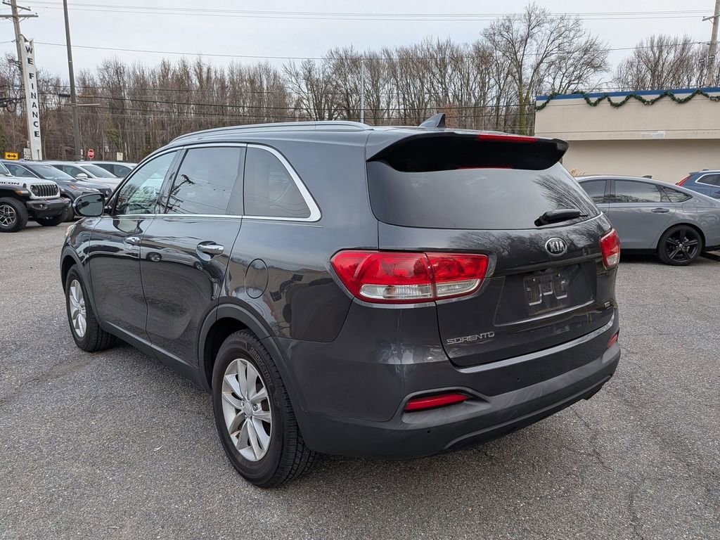 Used 2016 Kia Sorento LX w/ LX Convenience Package image 5