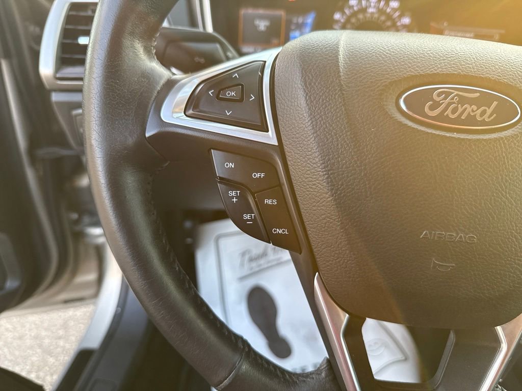 Used 2015 Ford Fusion SE w/ Equipment Group 202A image 17
