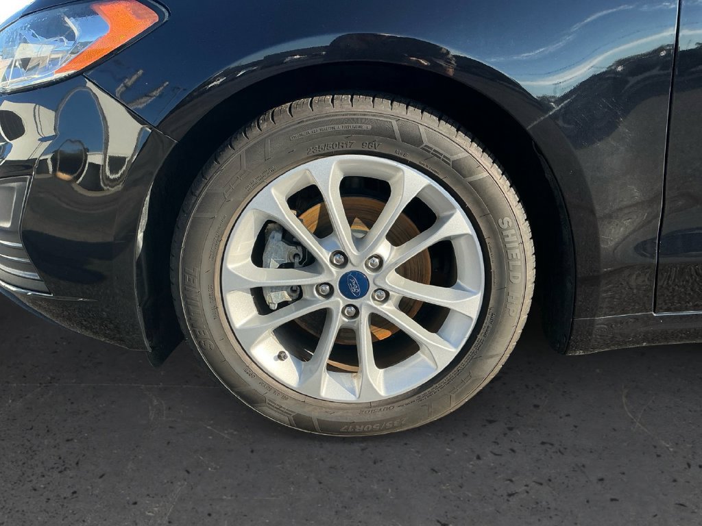 Used 2020 Ford Fusion SE FWD image 13