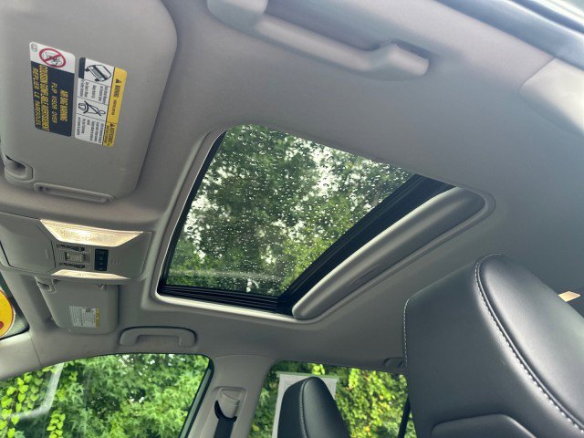 Used 2022 Toyota RAV4 XLE Premium image 12