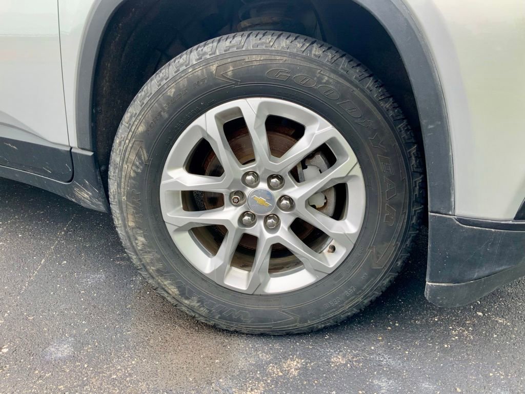 Used 2018 Chevrolet Traverse LS FWD image 28