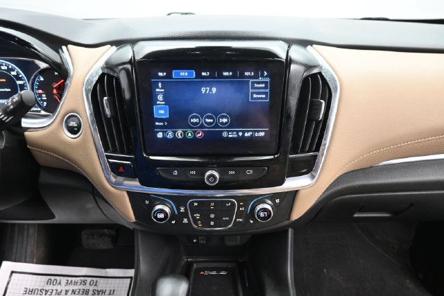 Used 2023 Chevrolet Traverse Premier AWD/4WD image 22