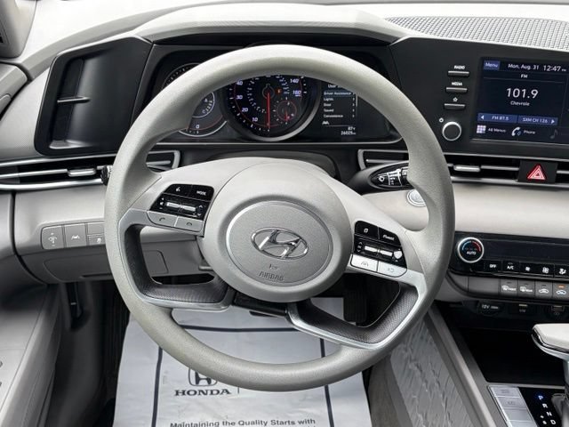 Used 2023 Hyundai Elantra SEL w/ Cargo Package FWD image 35