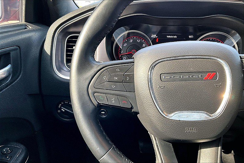 Used 2017 Dodge Charger SE RWD image 16
