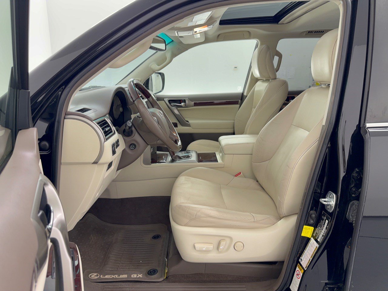 Used 2016 Lexus GX 460 w/ Premium Package AWD/4WD image 5