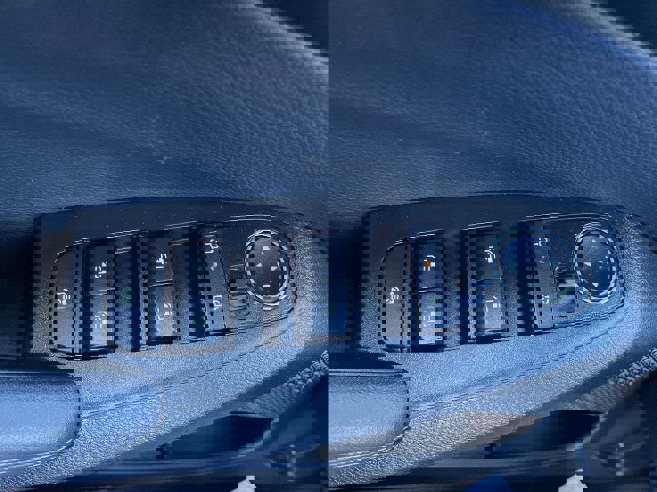 Certified 2024 Kia Seltos X-Line image 18