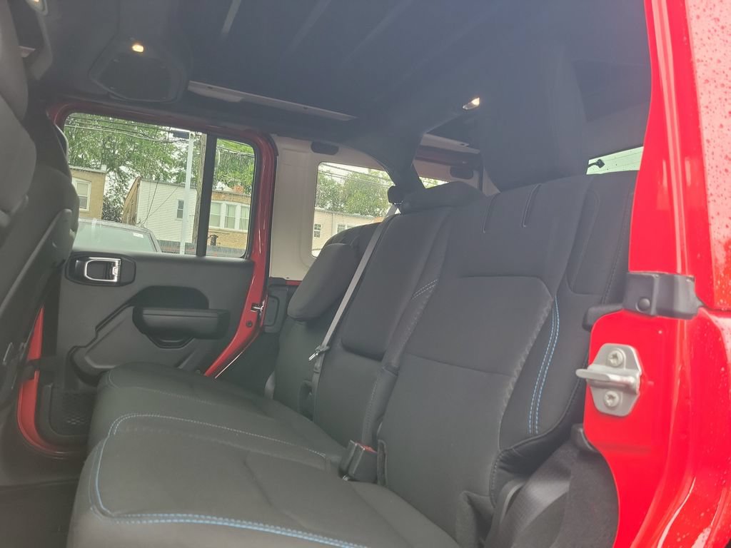 Certified 2025 Jeep Wrangler Unlimited Rubicon 4xe w/ Convenience Group AWD/4WD image 9