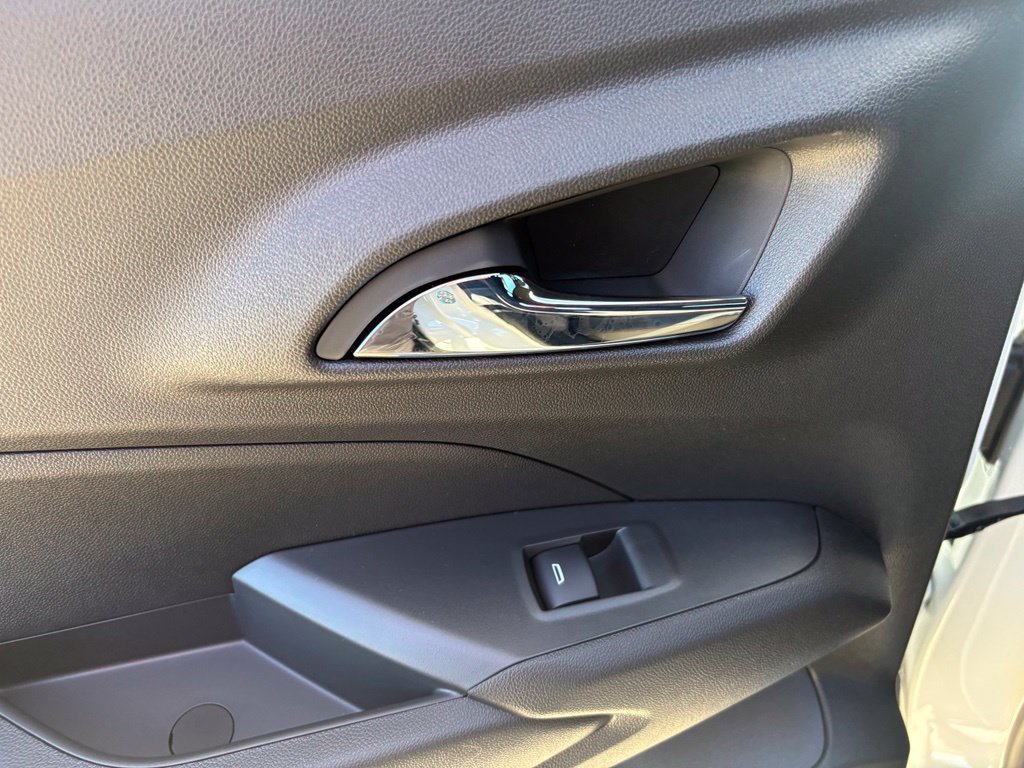 New 2026 Chevrolet Trax RS w/ Sunroof Package FWD image 39
