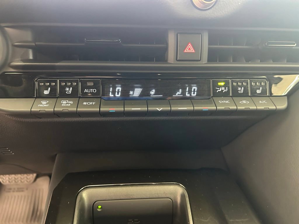 Used 2024 Toyota Crown AWD/4WD image 44