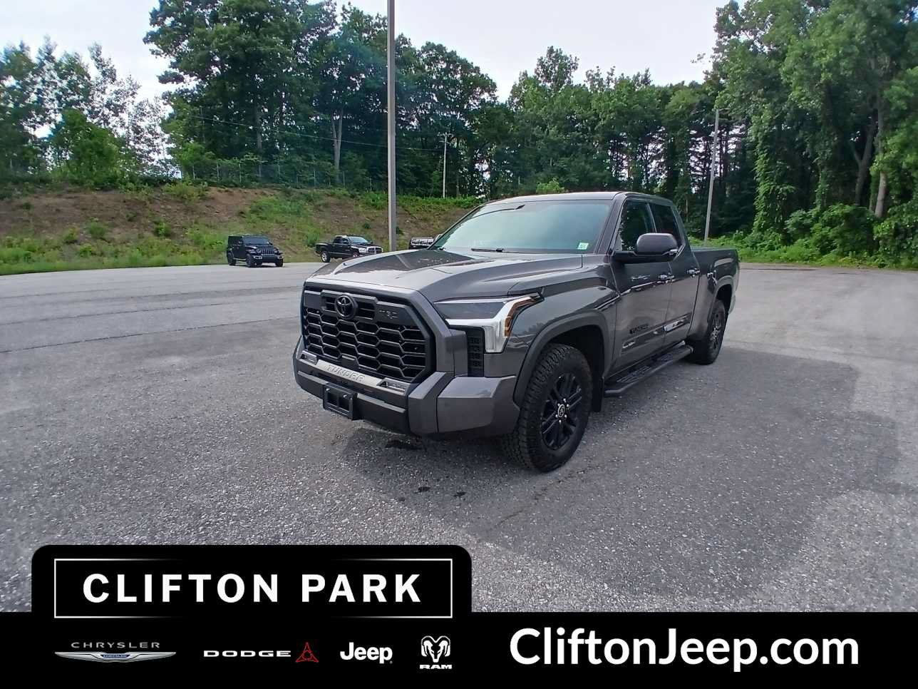 Used 2022 Toyota Tundra SR5 w/ SR5 Premium Package AWD/4WD image 7