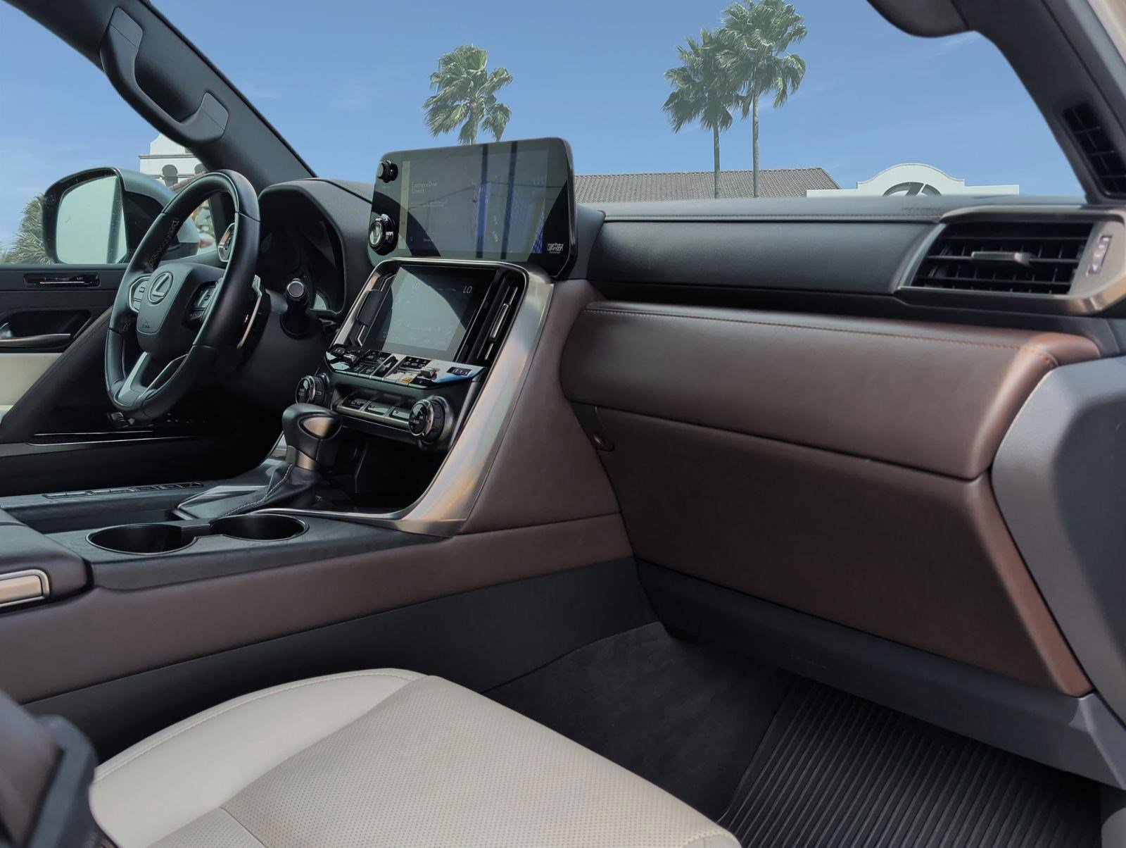 Used 2023 Lexus LX 600 4WD w/ Accessory Package (Z1) image 30