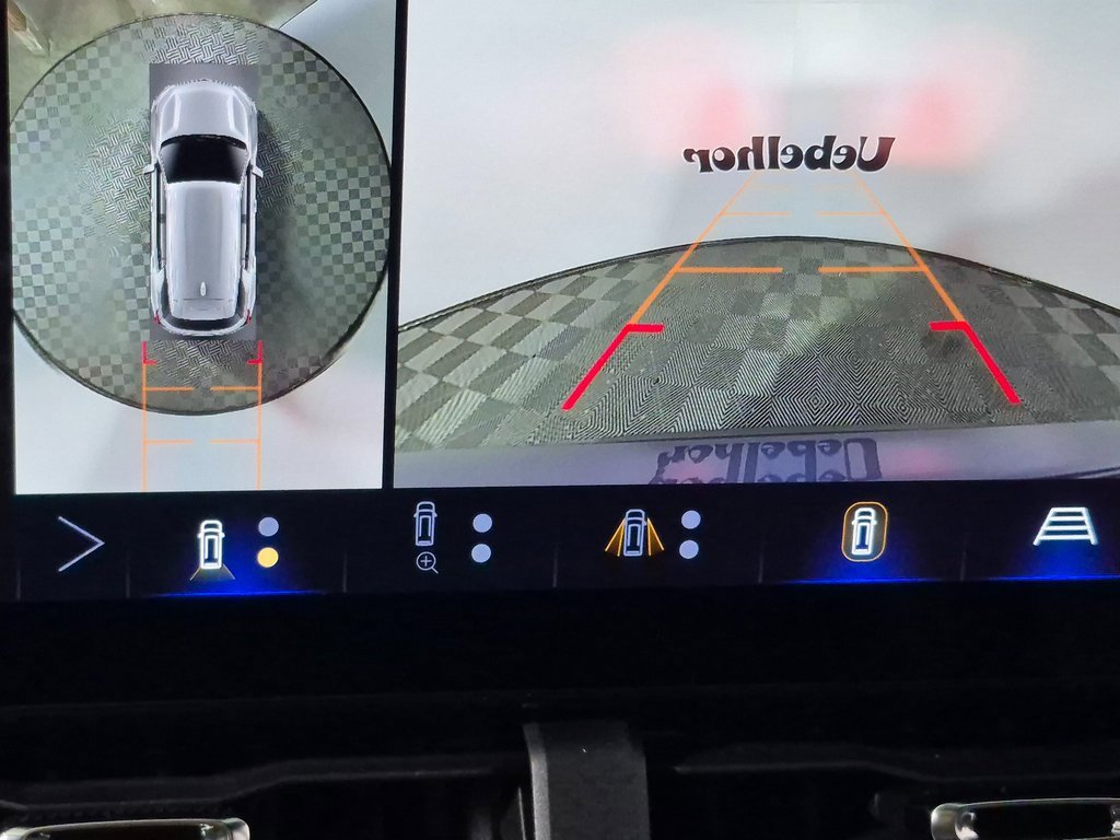 New 2026 Chevrolet Equinox LT w/ Convenience Package II image 19