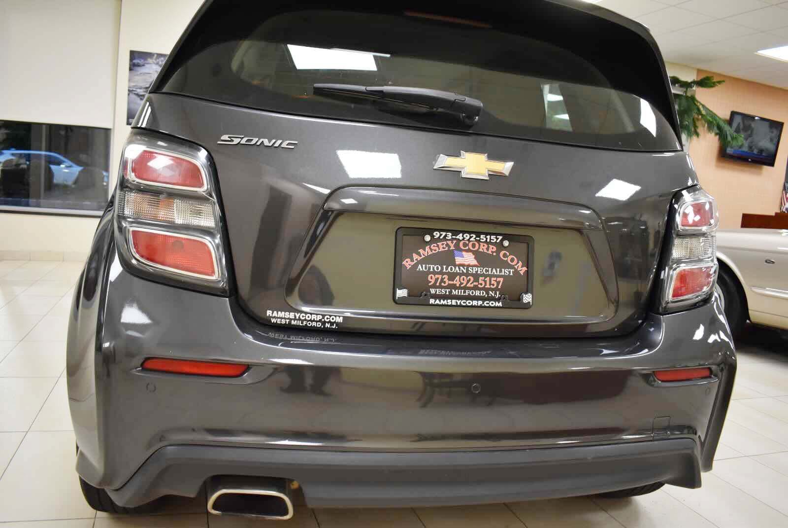 Used 2019 Chevrolet Sonic LT FWD image 45