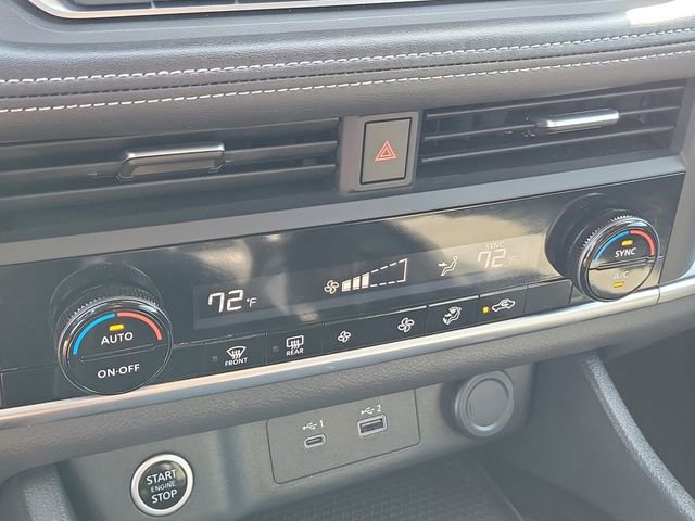 Used 2023 Nissan Rogue SV image 29