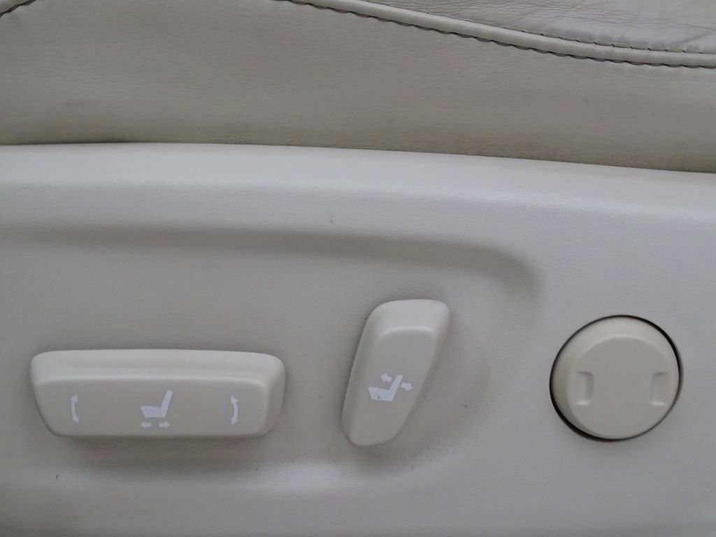 Used 2023 Lexus GX 460 Luxury w/ Sport Design Package image 16