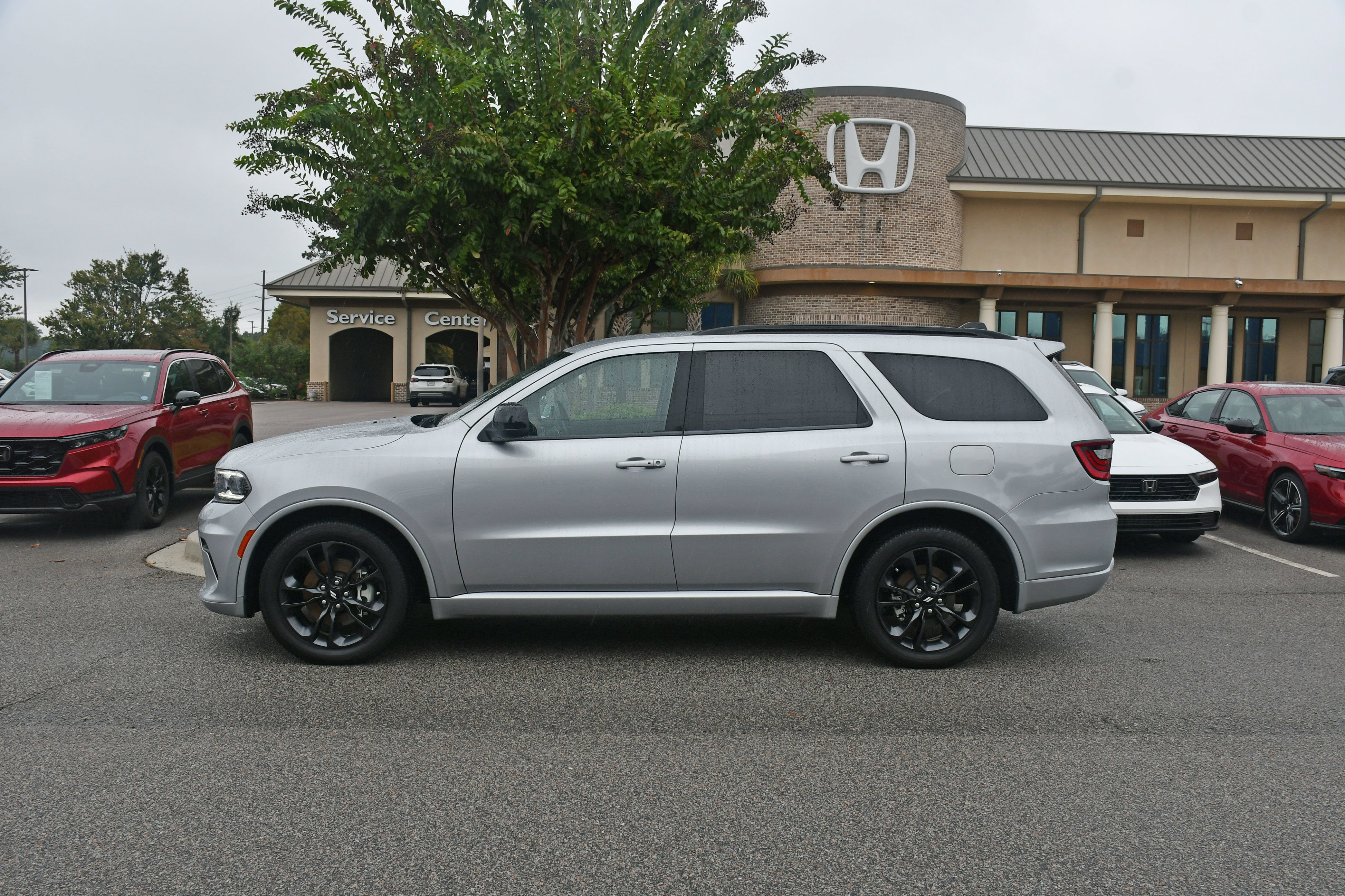 Used 2025 Dodge Durango GT w/ Blacktop Package RWD image 2