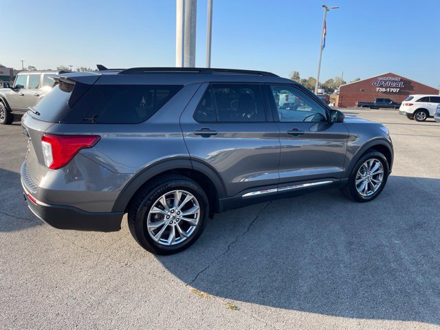 Used 2021 Ford Explorer XLT w/ Equipment Group 202A AWD/4WD image 13