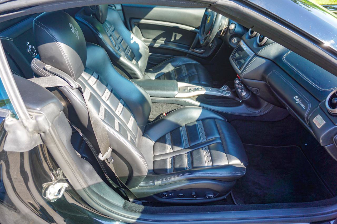 Used 2011 Ferrari California RWD image 32