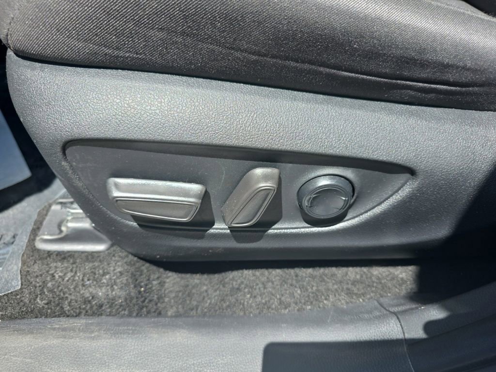 Used 2024 Toyota RAV4 XLE FWD image 20