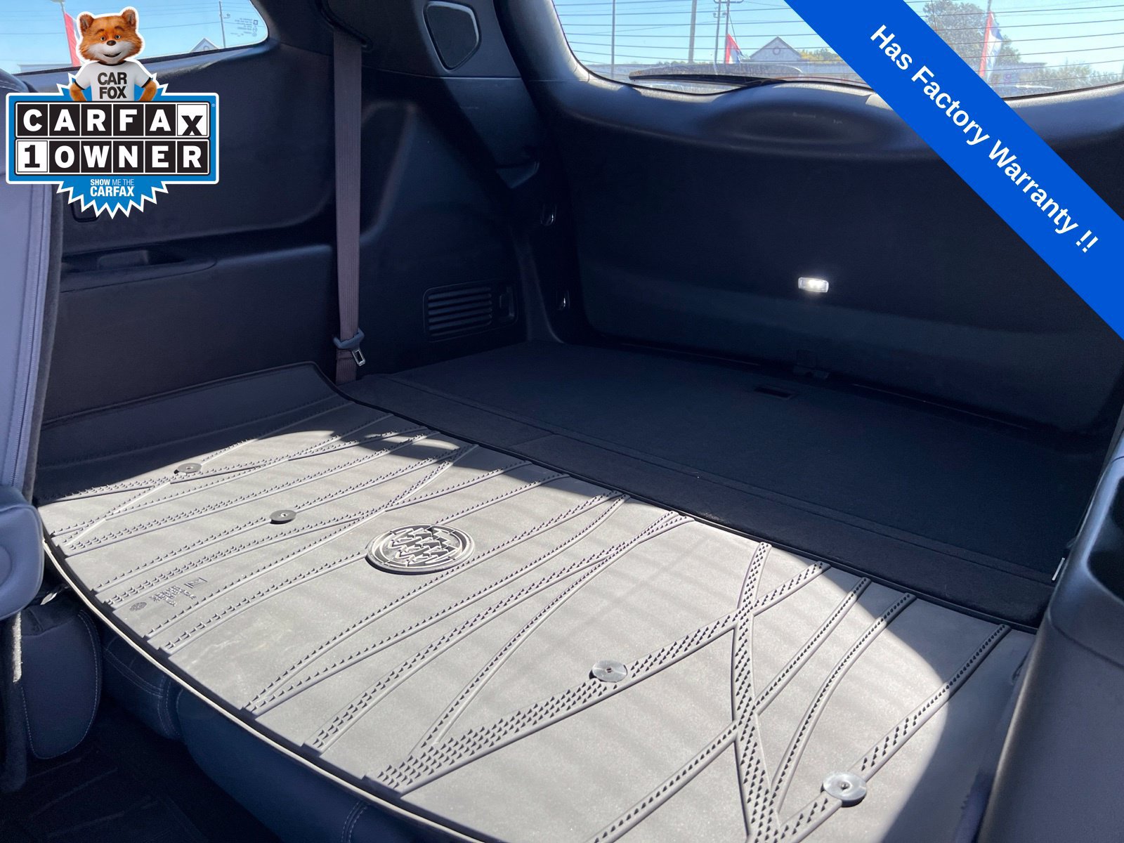 Used 2024 Buick Enclave Essence w/ Sport Touring Edition FWD image 23