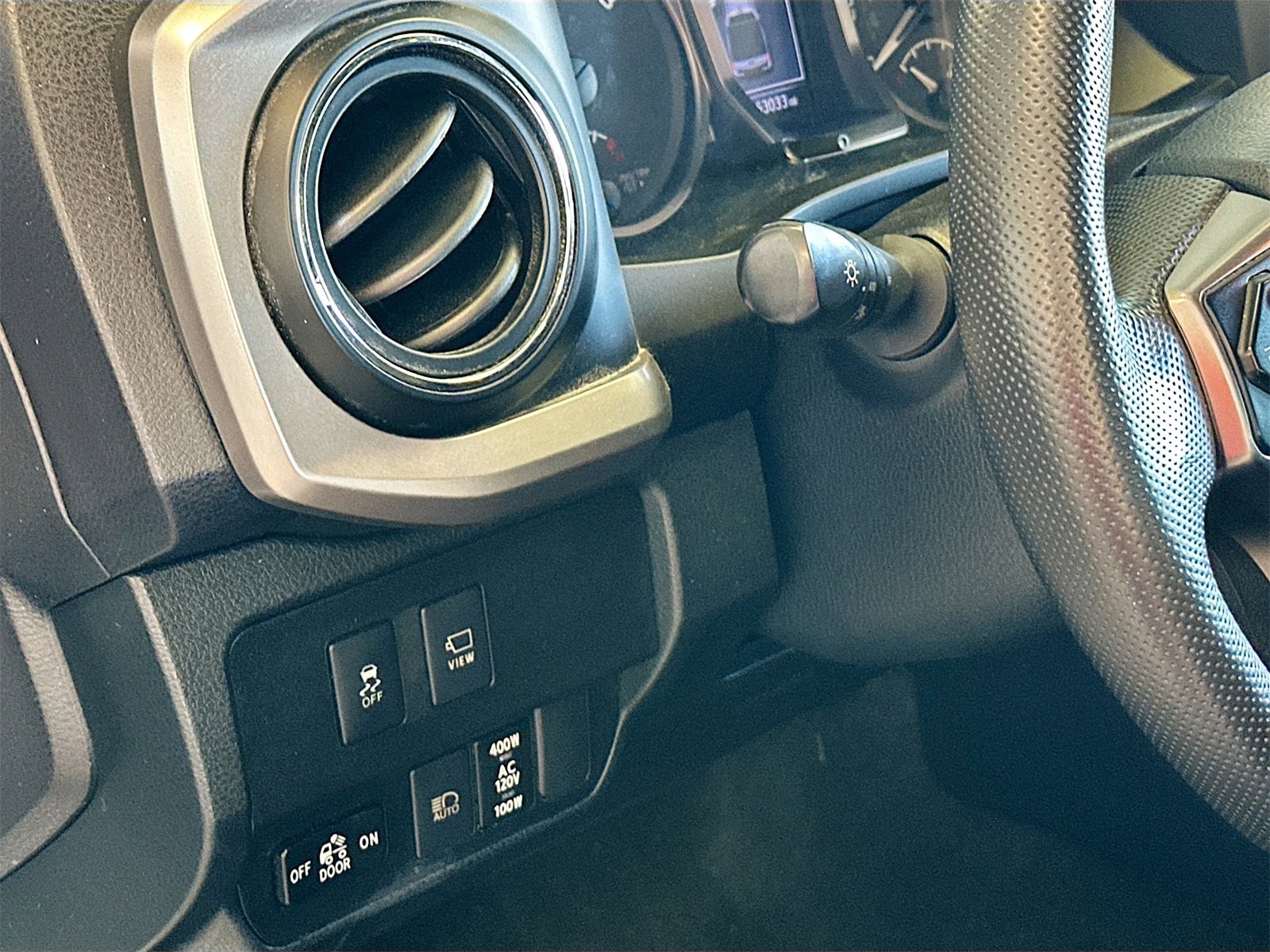 Used 2020 Toyota Tacoma Limited image 10