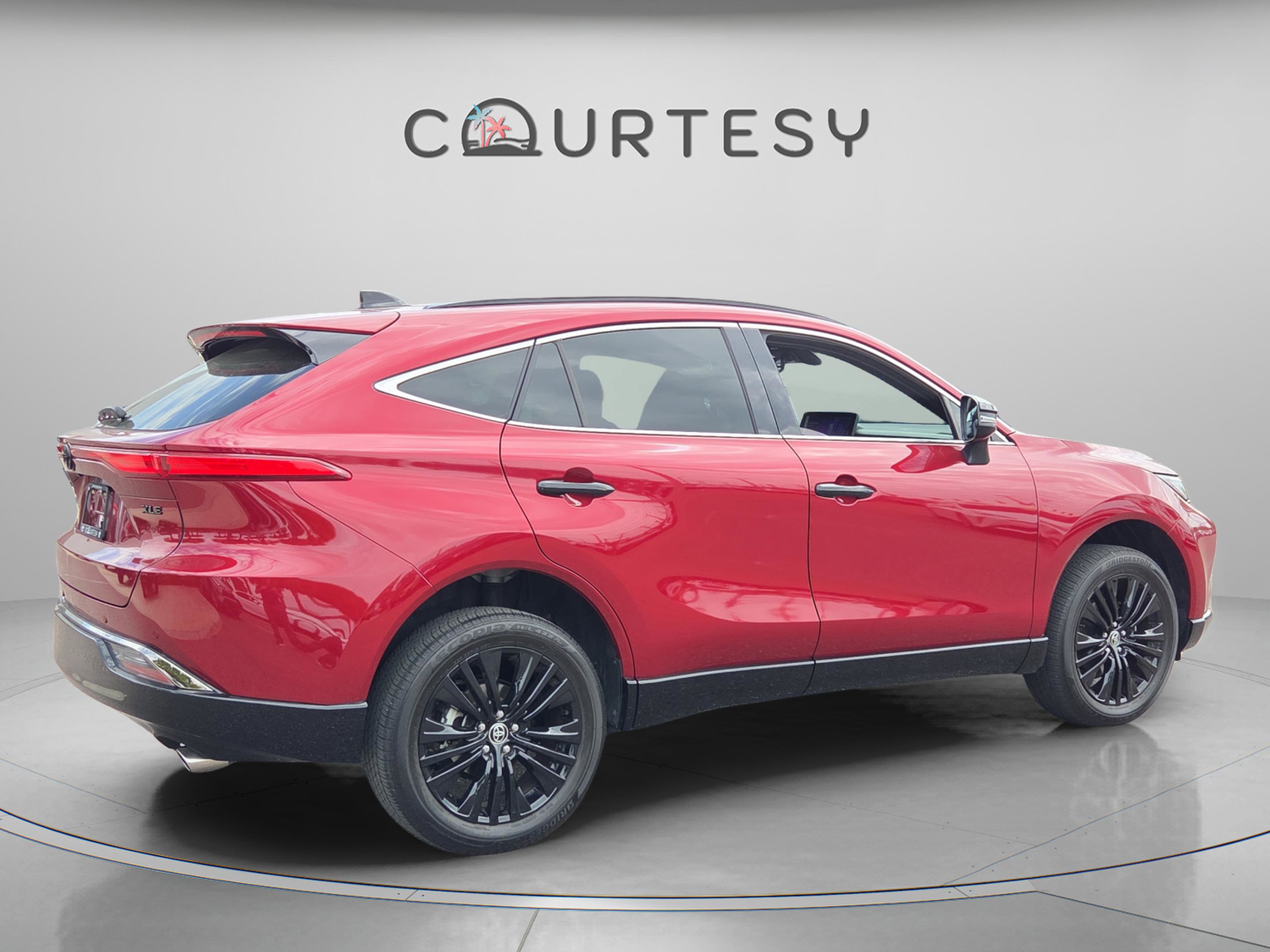 Certified 2024 Toyota Venza Nightshade image 6