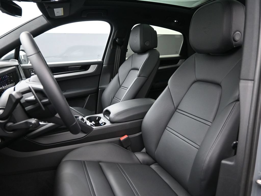 Certified 2026 Porsche Cayenne Coupe AWD/4WD image 5