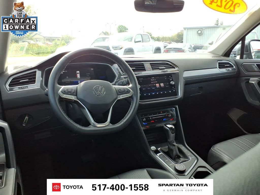 Used 2024 Volkswagen Tiguan SE AWD/4WD image 13