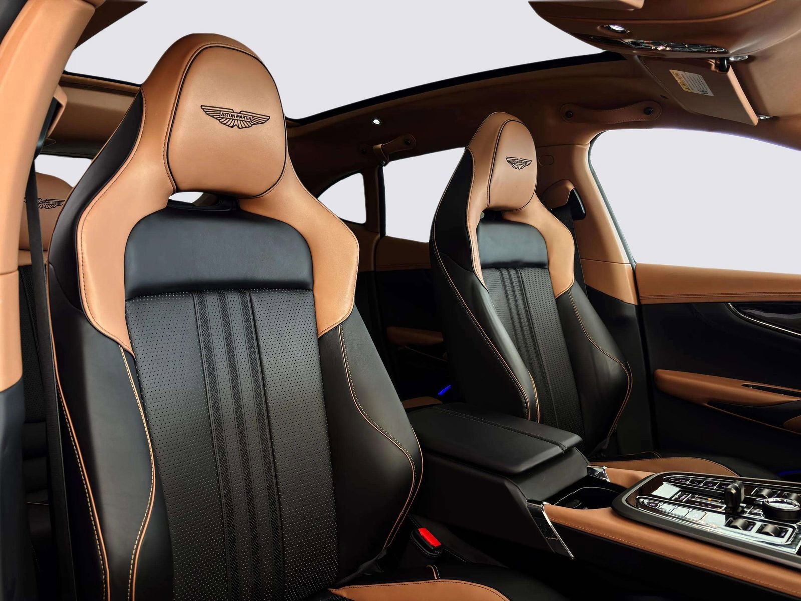 Used 2025 Aston Martin DBX 707 image 14