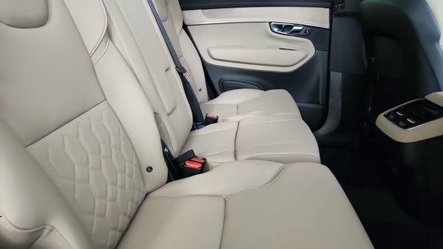 New 2026 Volvo XC90 B6 Plus w/ Protection Package Premier AWD/4WD image 35