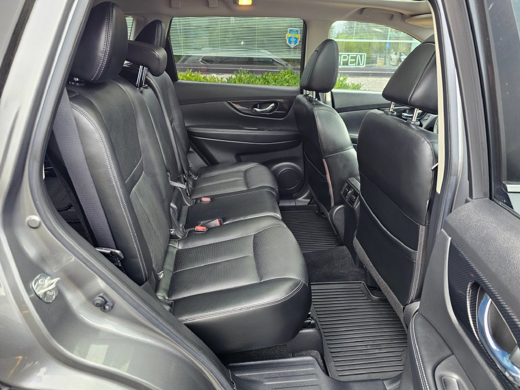 Used 2018 Nissan Rogue SL w/ Premium Package AWD/4WD image 12