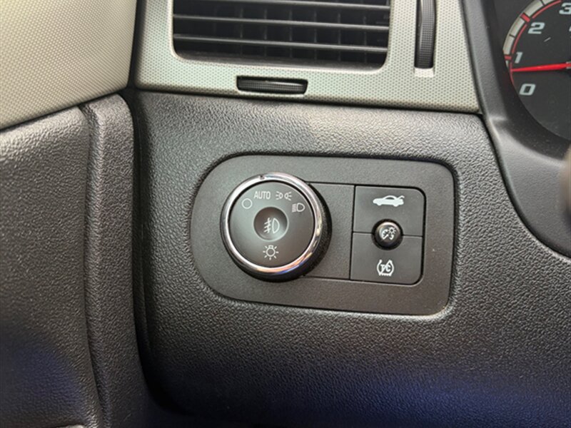 Used 2006 Chevrolet Impala SS FWD image 16