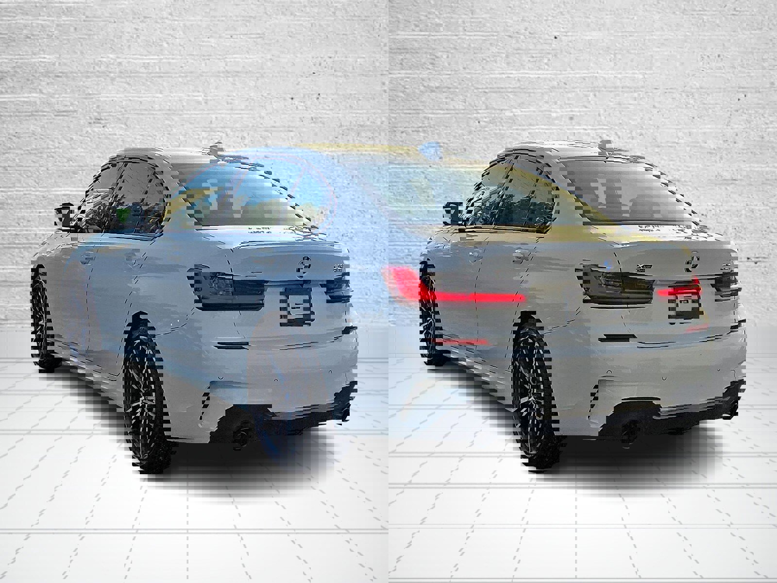 Used 2021 BMW 330i xDrive Sedan w/ M Sport Package image 4