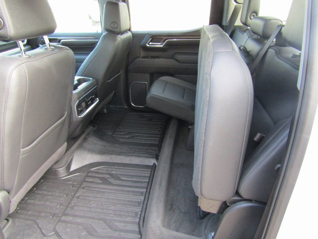 Used 2023 GMC Sierra 1500 SLT image 38