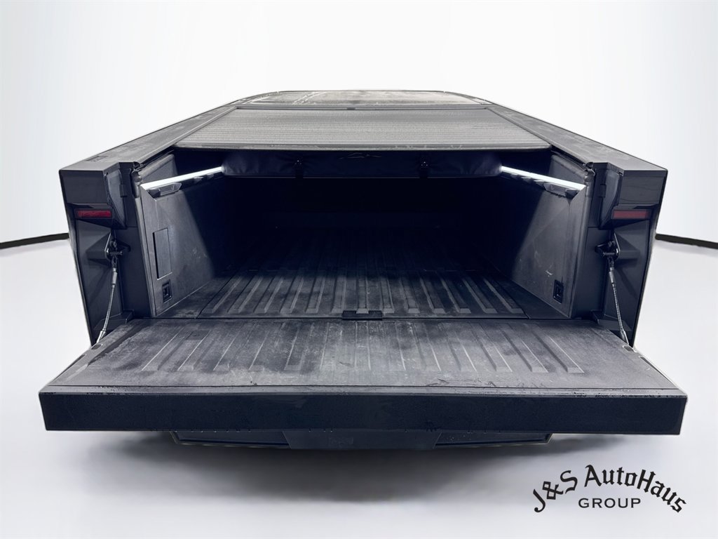 Used 2024 Tesla Cybertruck Cyberbeast AWD/4WD image 34