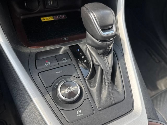 Used 2024 Toyota RAV4 Limited w/ Advanced Technology Package AWD/4WD image 30