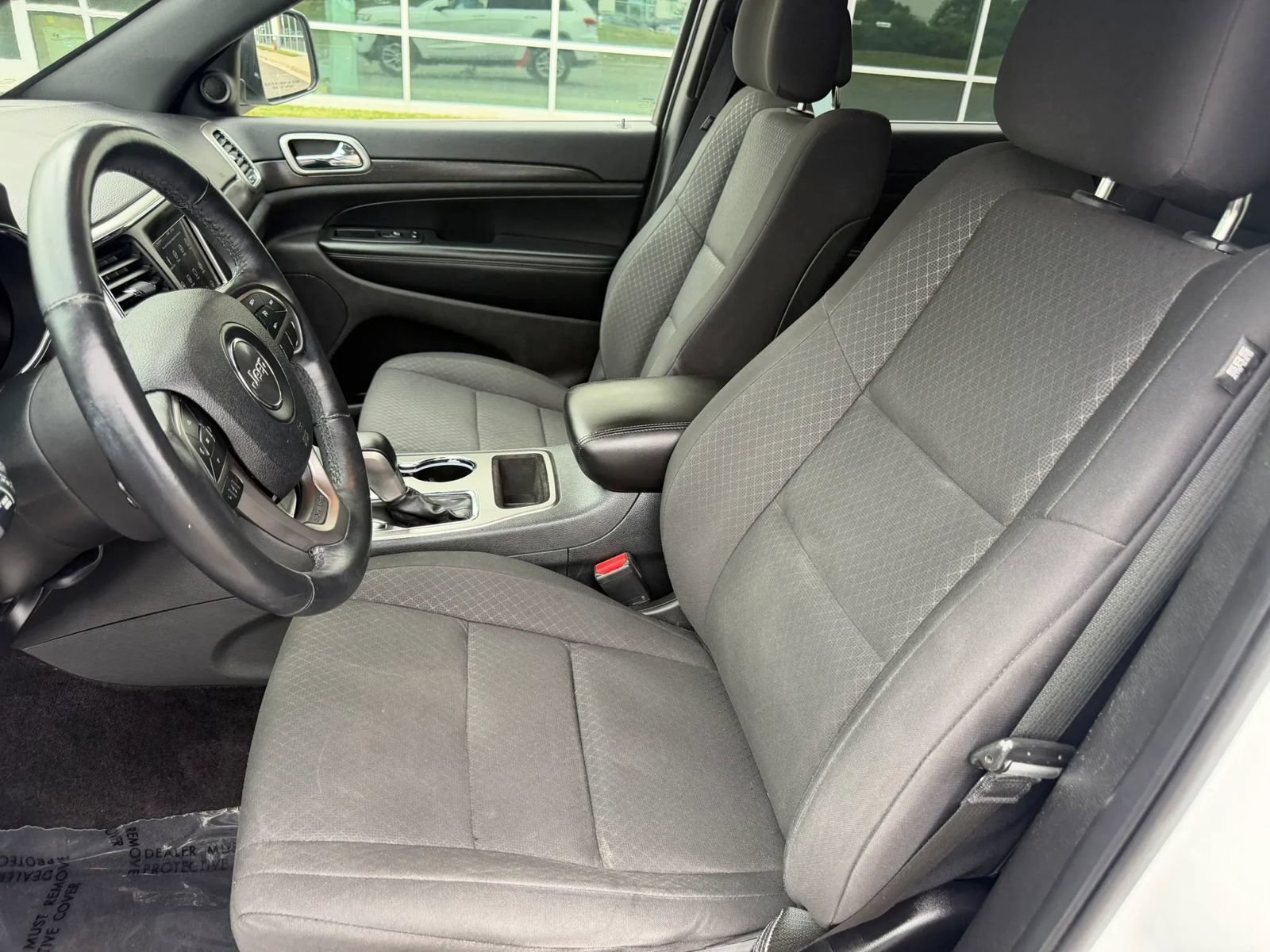 Used 2018 Jeep Grand Cherokee Laredo AWD/4WD image 4