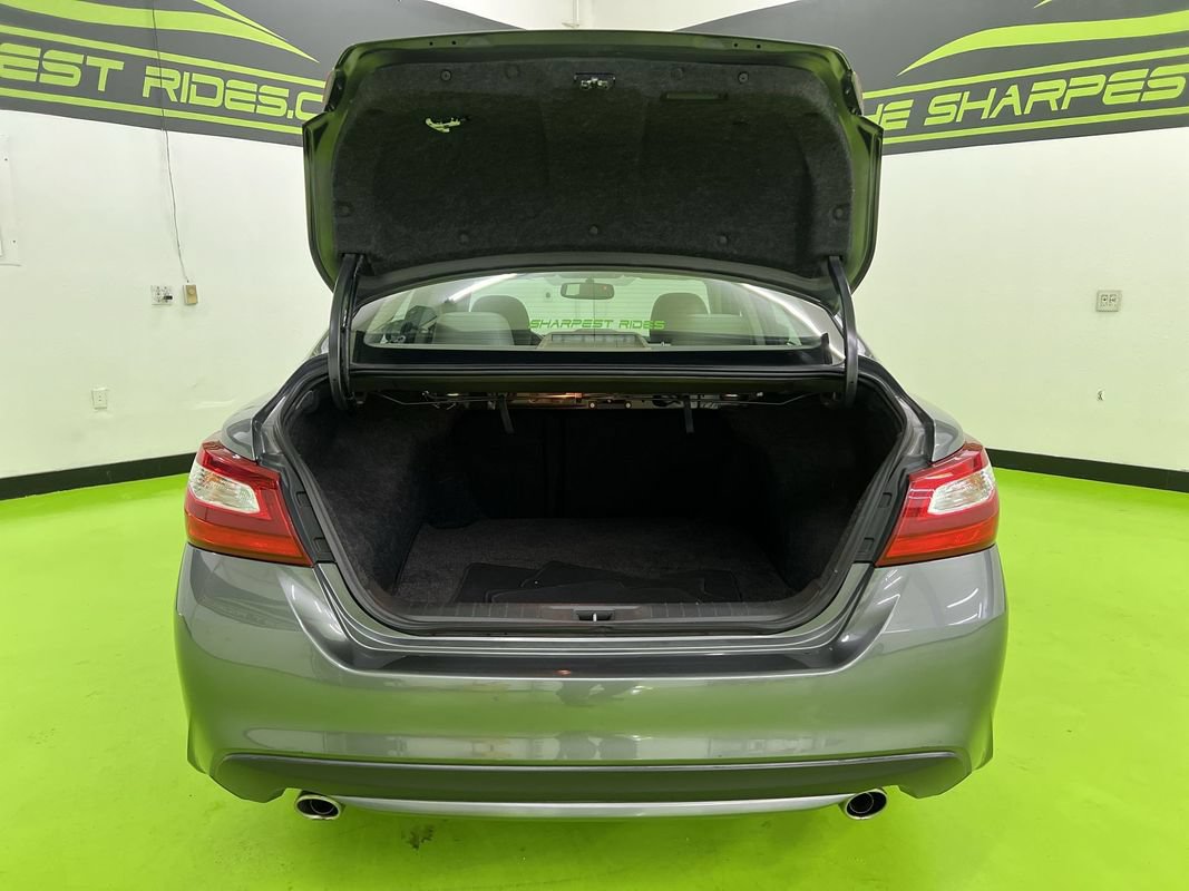 Used 2017 Nissan Altima 2.5 SV w/ Convenience Package FWD image 9