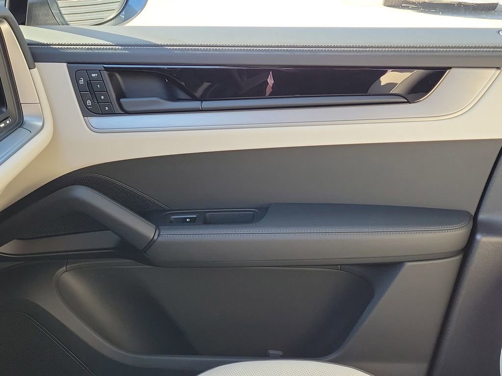 New 2026 Porsche Cayenne S AWD/4WD image 23