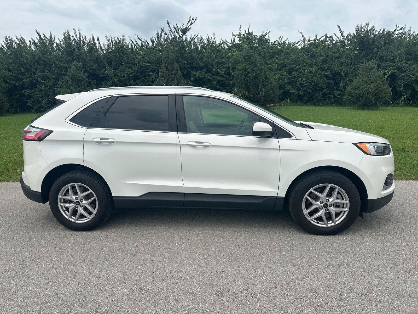 Used 2023 Ford Edge SEL w/ Convenience Package AWD/4WD image 8