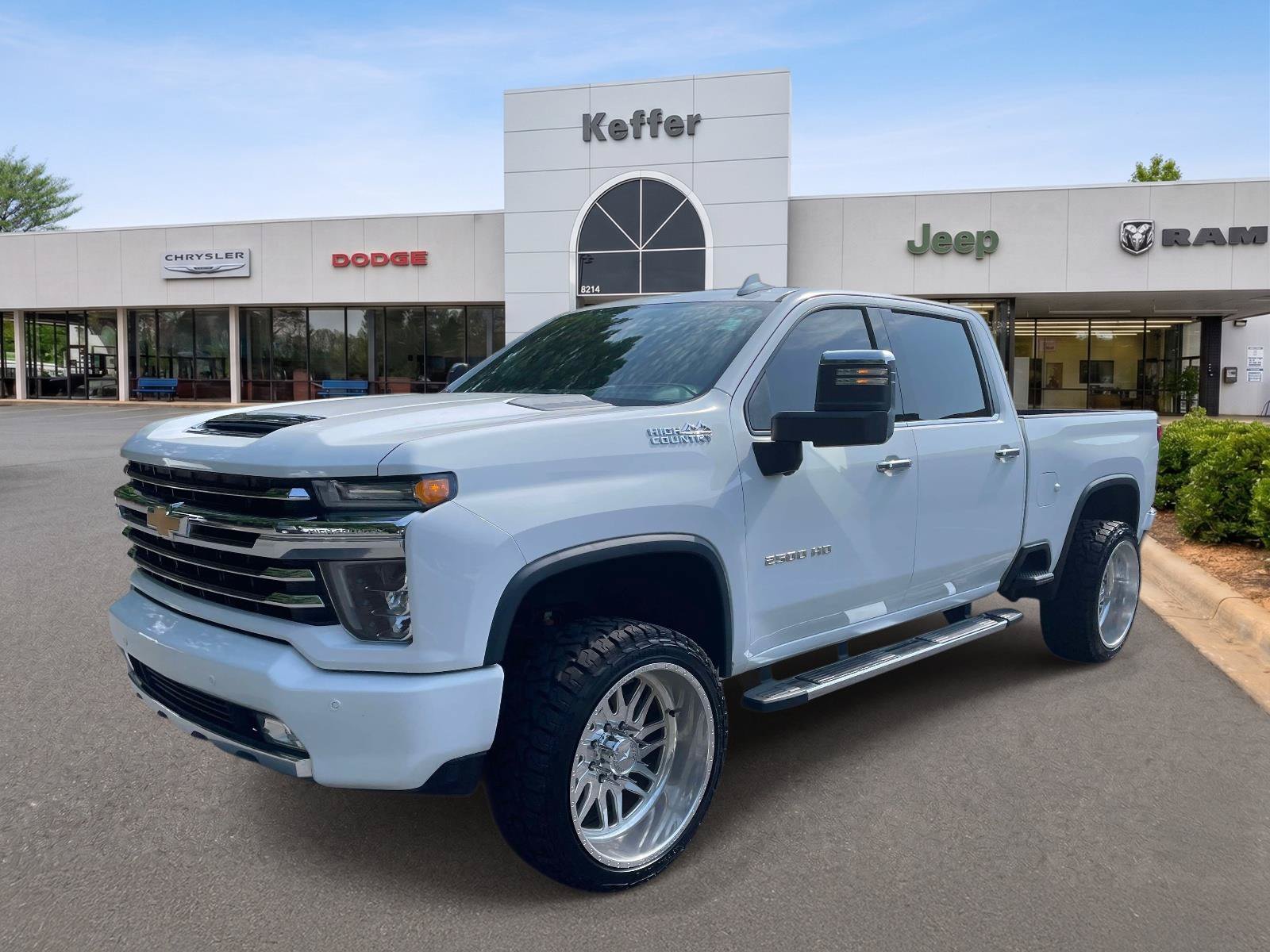 Used 2020 Chevrolet Silverado 2500 High Country w/ Technology Package AWD/4WD image 1