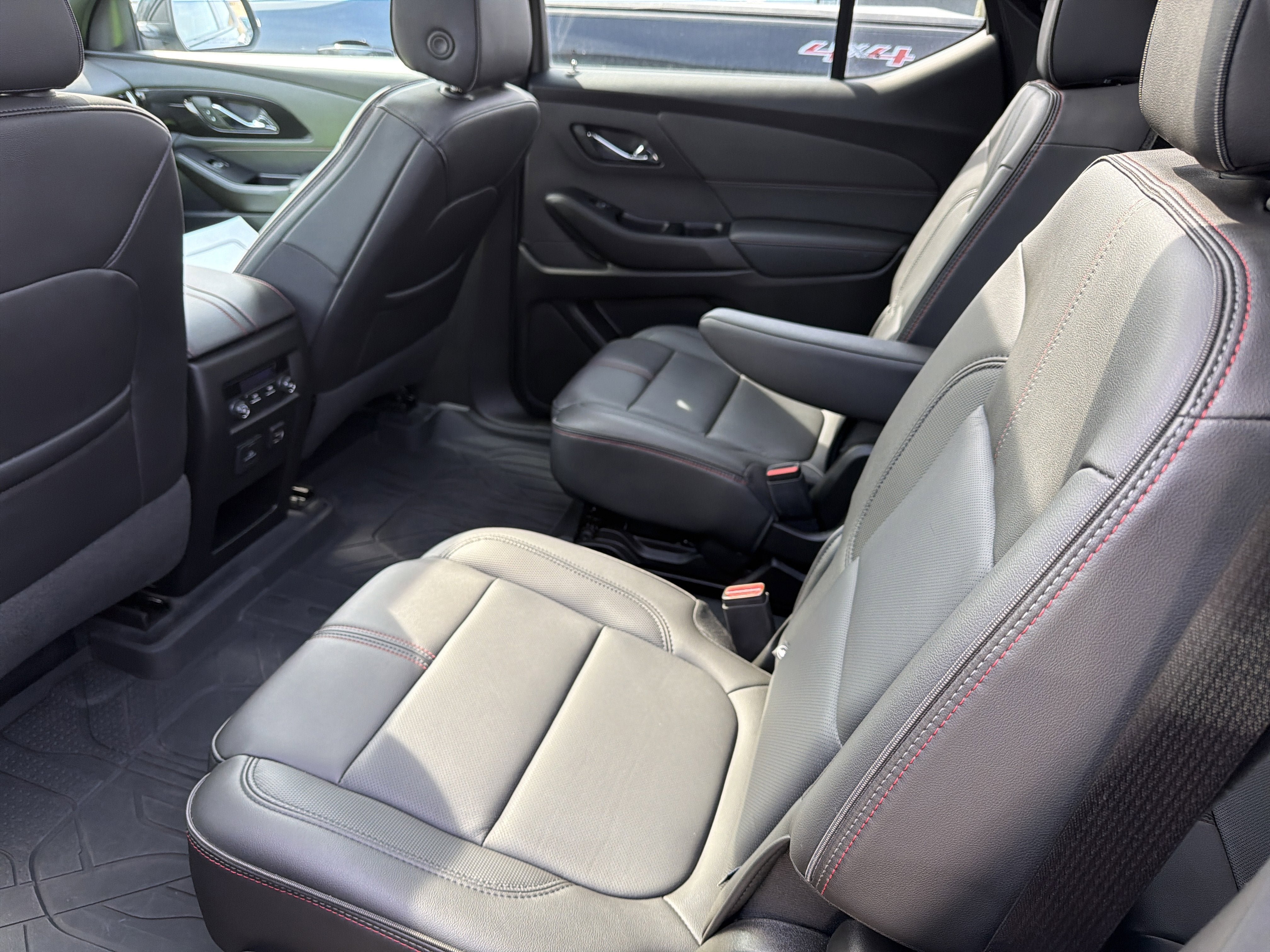 Used 2023 Chevrolet Traverse RS w/ LPO, Floor Liner Package image 27