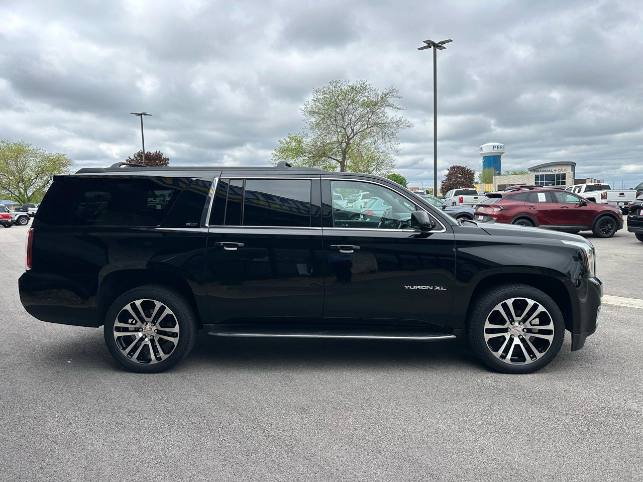 Used 2020 GMC Yukon XL SLT AWD/4WD image 8